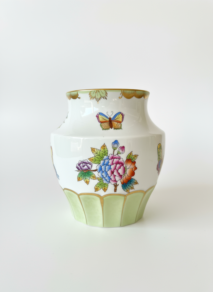 Herend Victoria Vase Medium - Image 1