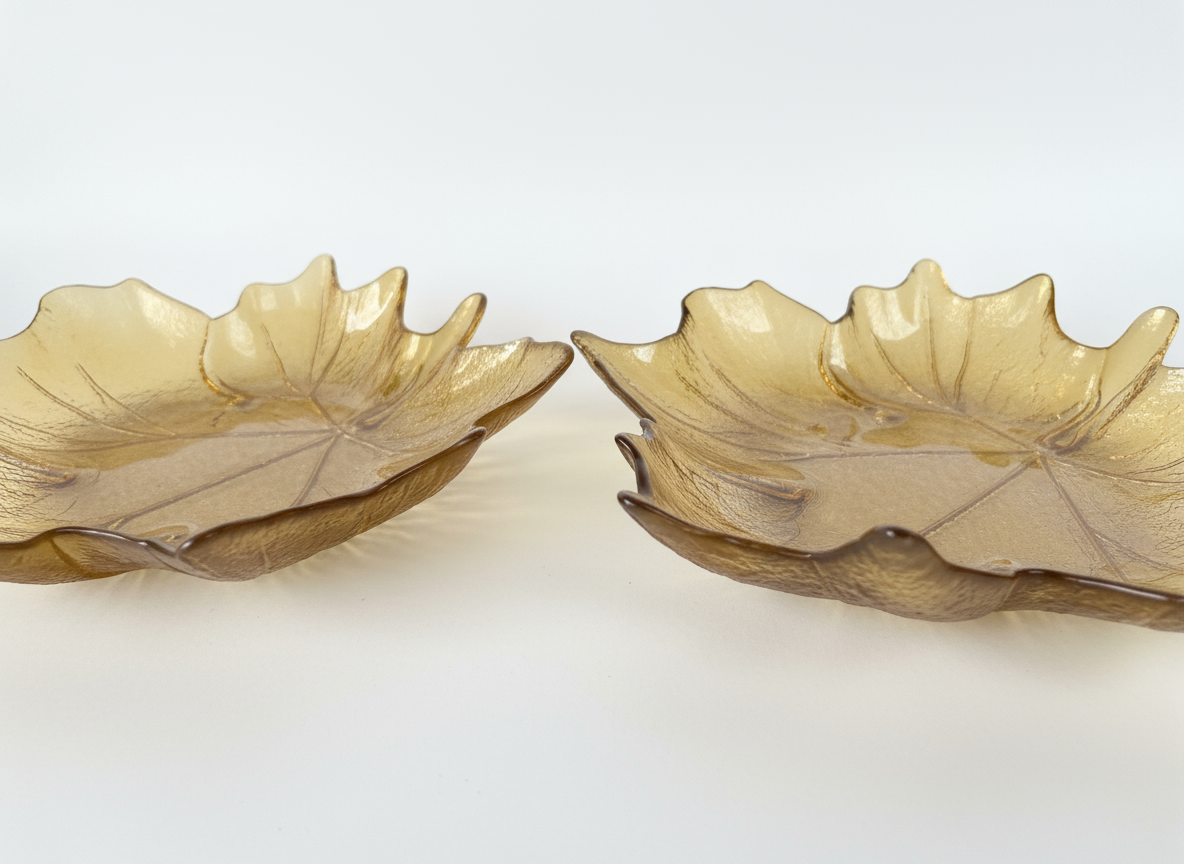 Maple Leaf Dishes - Image 3